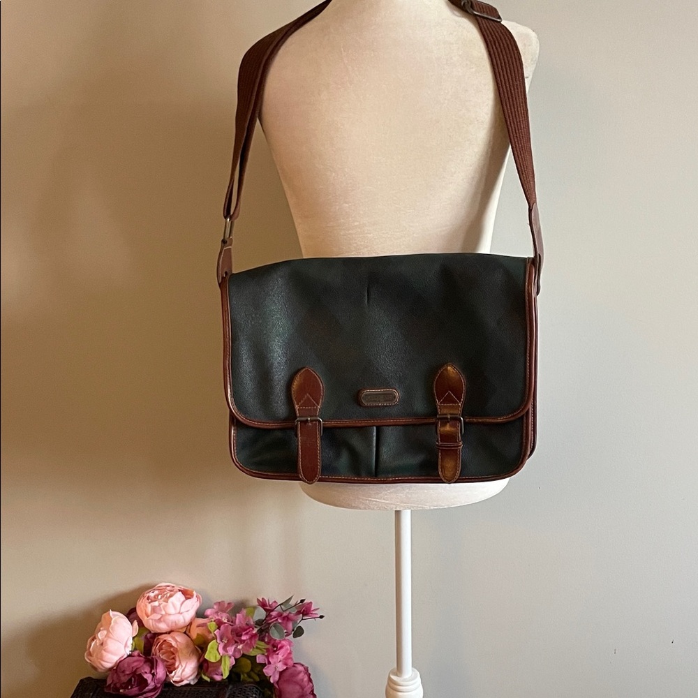 Carryland Plaid Messenger Bag